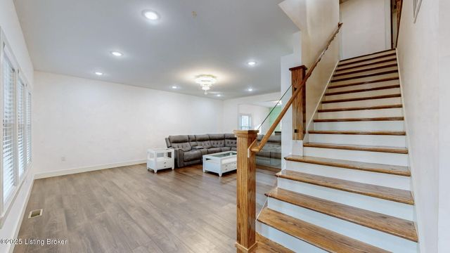 115 Sparks Dr, Brooks, KY 40109