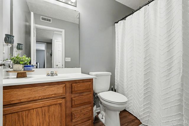 3318 Emerald Lakes Drive, Green Twp, OH 45211