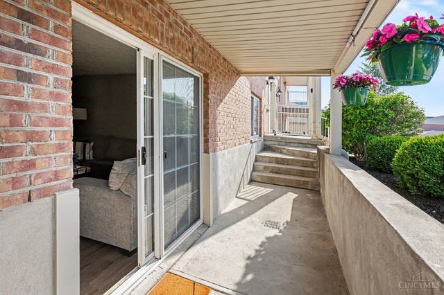 3318 Emerald Lakes Drive, Green Twp, OH 45211