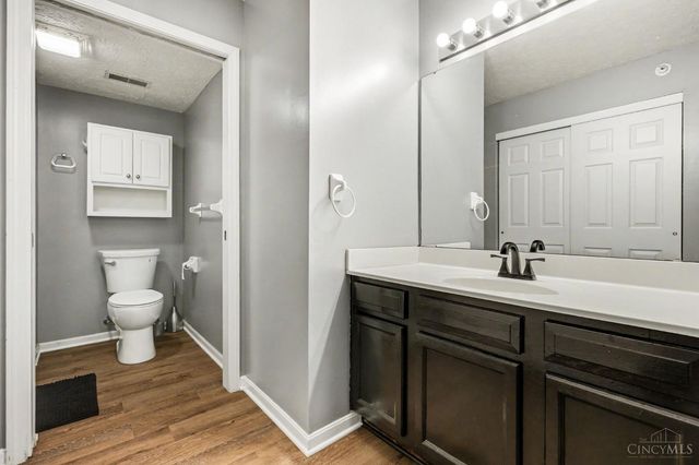 3318 Emerald Lakes Drive, Green Twp, OH 45211