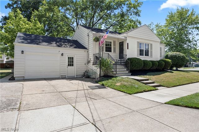 2841 Clague Road, North Olmsted, OH 44070
