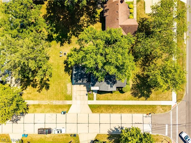 2841 Clague Road, North Olmsted, OH 44070