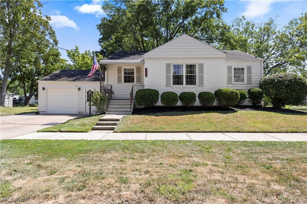2841 Clague Road, North Olmsted, OH 44070