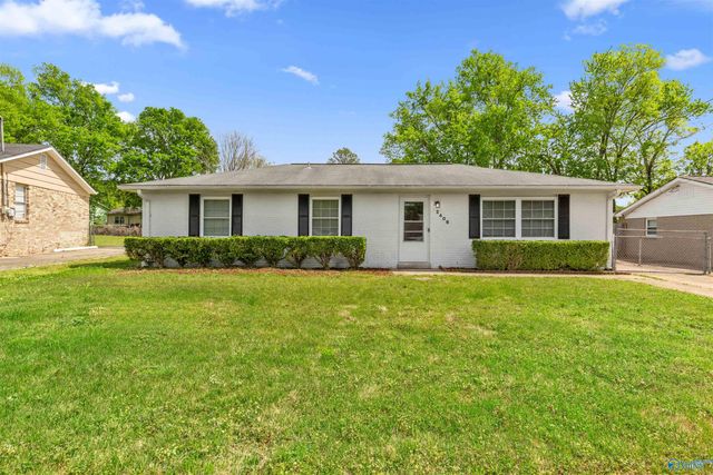 2406 Yorkshire Drive, Huntsville, AL 35803