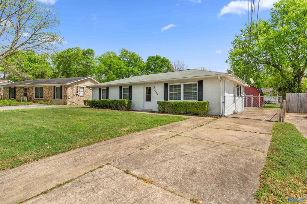2406 Yorkshire Drive, Huntsville, AL 35803