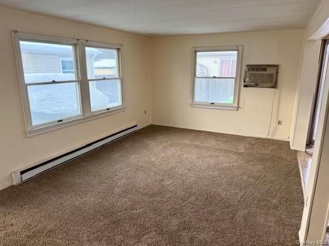 42 Village Circle S, Manorville, NY 11949