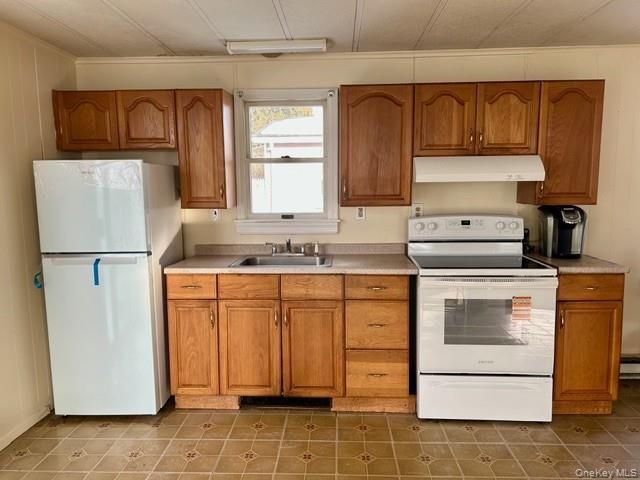 42 Village Circle S, Manorville, NY 11949