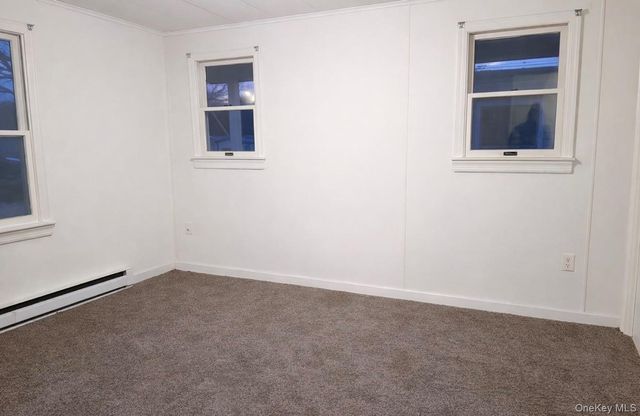 42 Village Circle S, Manorville, NY 11949