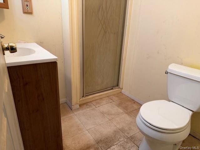 42 Village Circle S, Manorville, NY 11949