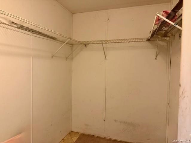 42 Village Circle S, Manorville, NY 11949