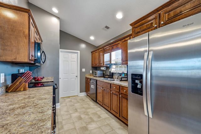 108 Blue Jacket Dr., Galivants Ferry, SC 29544