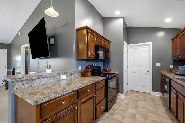 108 Blue Jacket Dr., Galivants Ferry, SC 29544