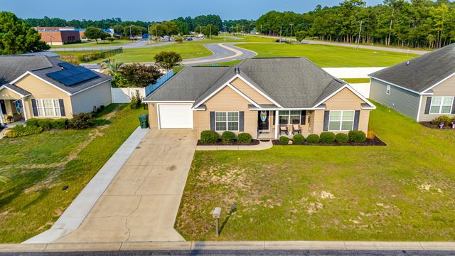 108 Blue Jacket Dr., Galivants Ferry, SC 29544