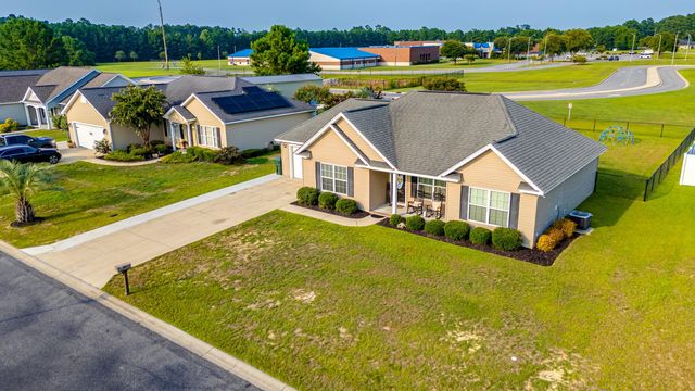 108 Blue Jacket Dr., Galivants Ferry, SC 29544