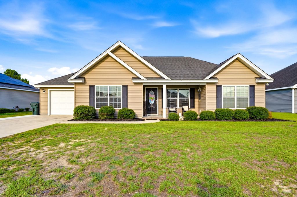 108 Blue Jacket Dr., Galivants Ferry, SC 29544