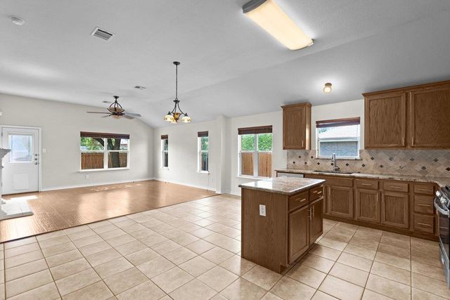 107 S Treasure Oaks DR, Leander, TX 78641