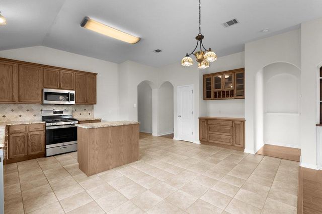 107 S Treasure Oaks DR, Leander, TX 78641