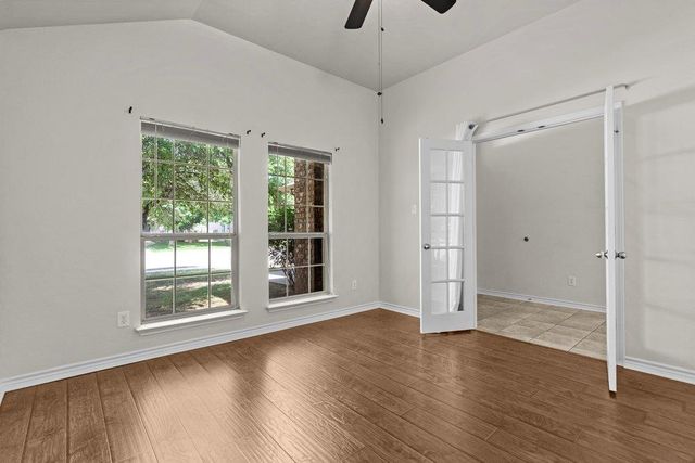 107 S Treasure Oaks DR, Leander, TX 78641