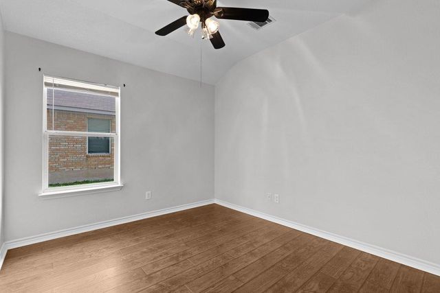 107 S Treasure Oaks DR, Leander, TX 78641