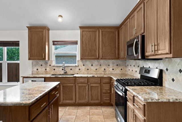 107 S Treasure Oaks DR, Leander, TX 78641