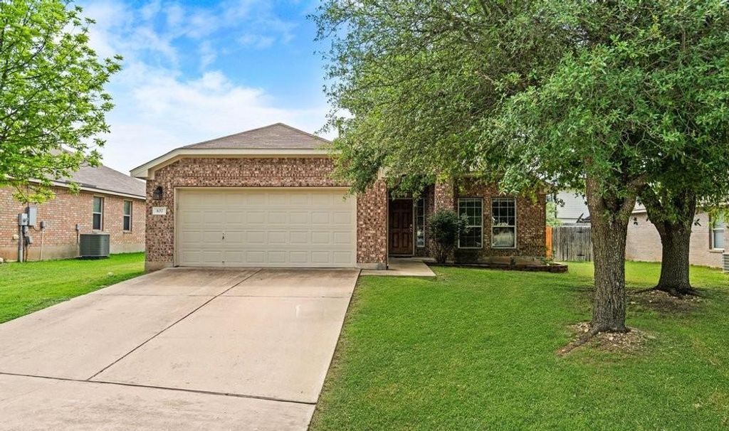 107 S Treasure Oaks DR, Leander, TX 78641