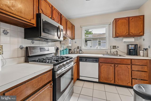 14813 SMETHWICK PL, Centreville, VA 20120