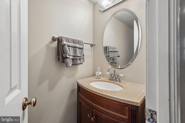 14813 SMETHWICK PL, Centreville, VA 20120