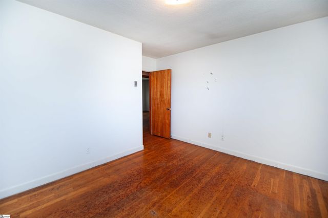 105 Ridgeway Road, Spartanburg, SC 29301