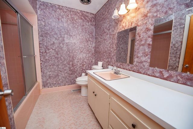 105 Ridgeway Road, Spartanburg, SC 29301