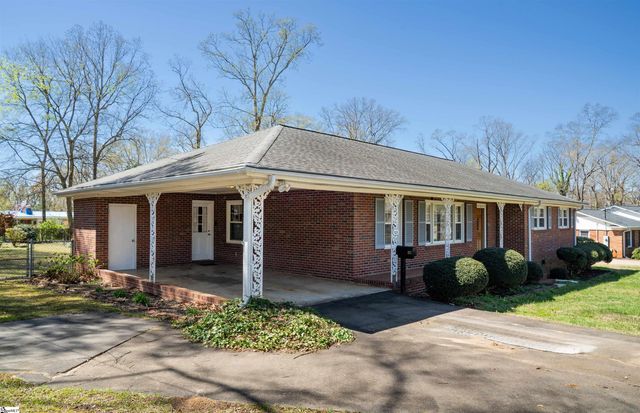 105 Ridgeway Road, Spartanburg, SC 29301