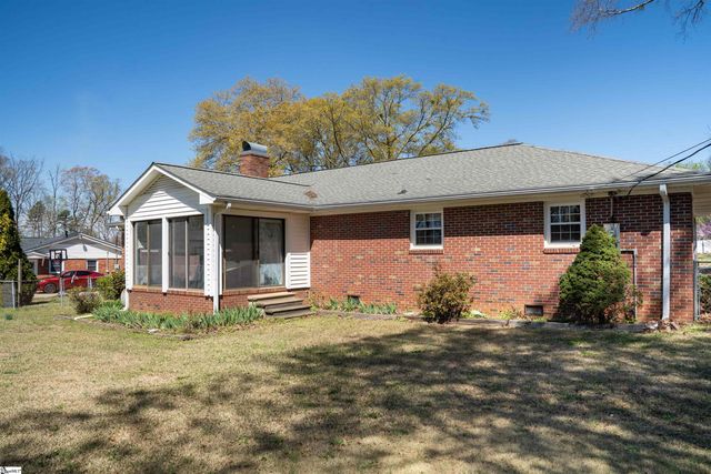 105 Ridgeway Road, Spartanburg, SC 29301