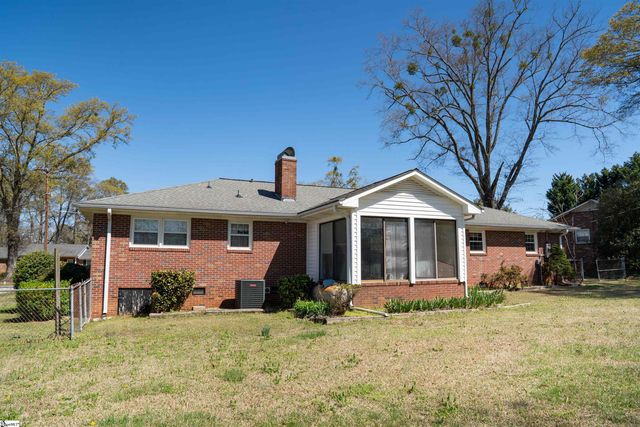 105 Ridgeway Road, Spartanburg, SC 29301