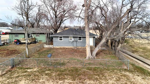332-334 E Bond St, Salina, KS 67401