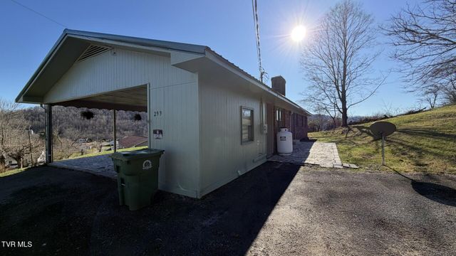 299 Duff Street, Pennington Gap, VA 24277