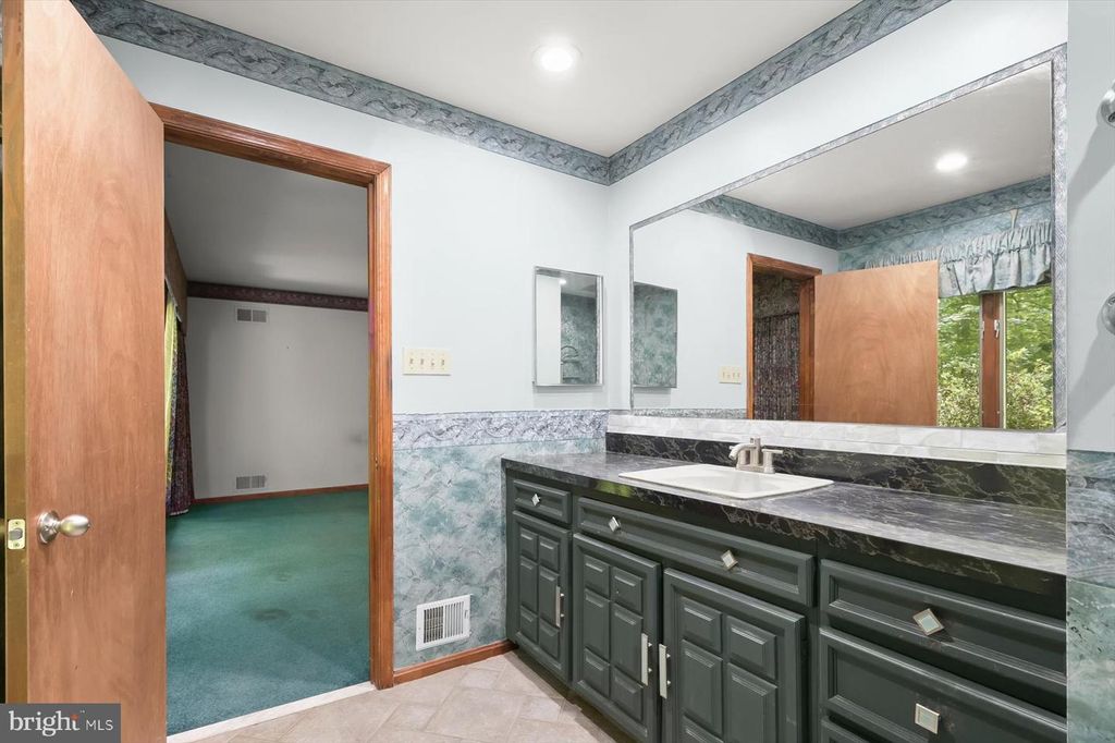 Image 32 of property listing at 13922 WAYSIDE DR, Clarksville, MD 21029
