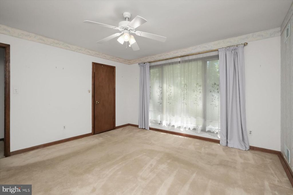 Image 35 of property listing at 13922 WAYSIDE DR, Clarksville, MD 21029