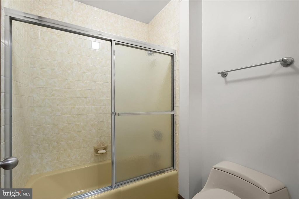 Image 37 of property listing at 13922 WAYSIDE DR, Clarksville, MD 21029