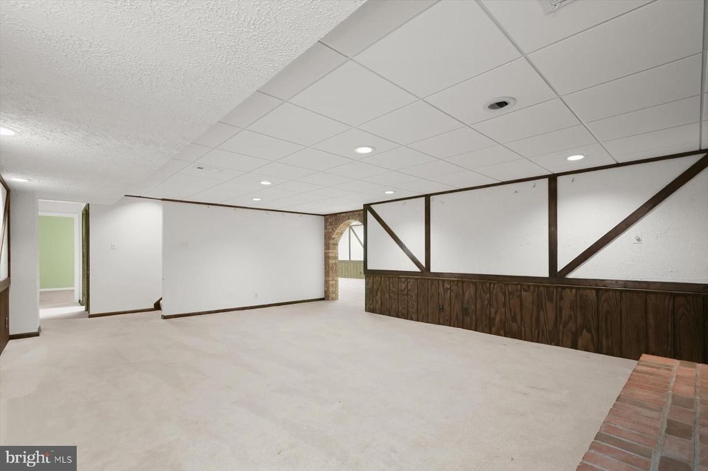Image 43 of property listing at 13922 WAYSIDE DR, Clarksville, MD 21029