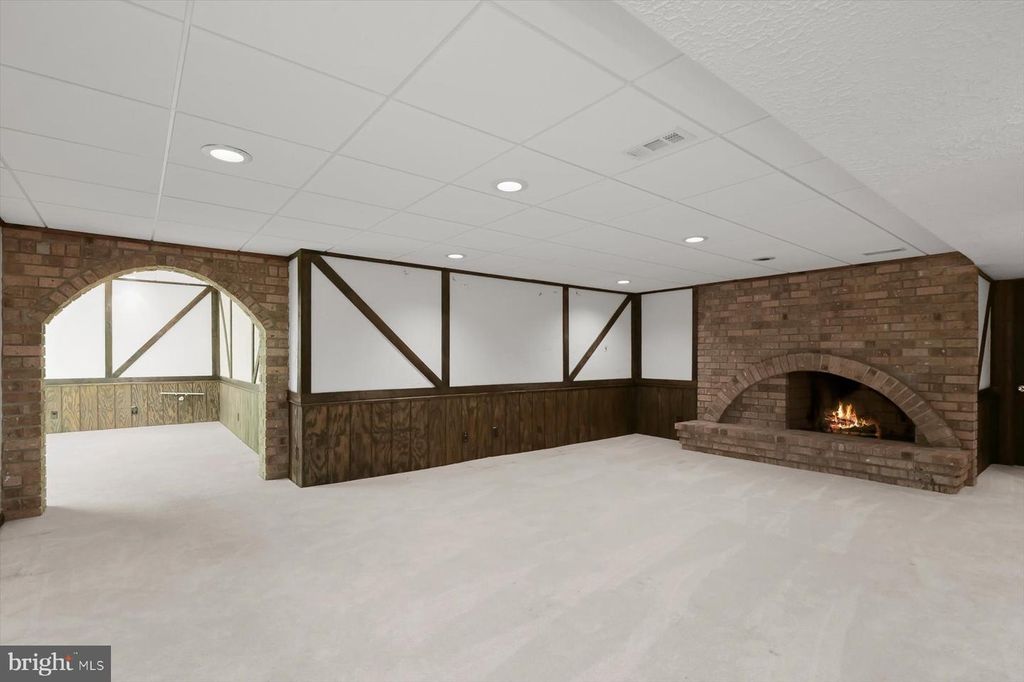 Image 48 of property listing at 13922 WAYSIDE DR, Clarksville, MD 21029