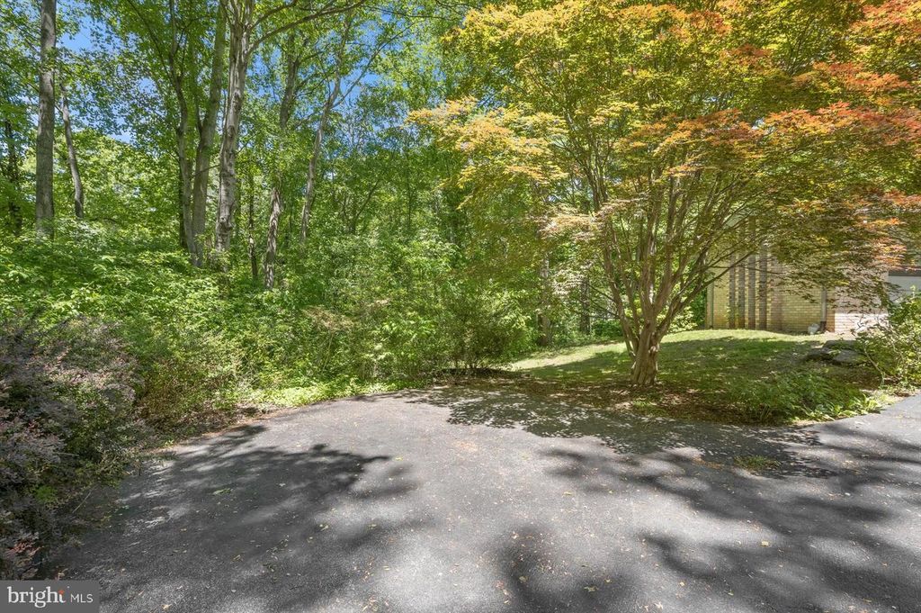 Image 56 of property listing at 13922 WAYSIDE DR, Clarksville, MD 21029
