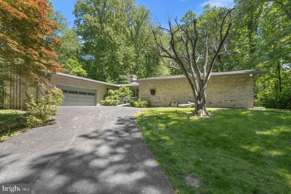 Image 57 of property listing at 13922 WAYSIDE DR, Clarksville, MD 21029