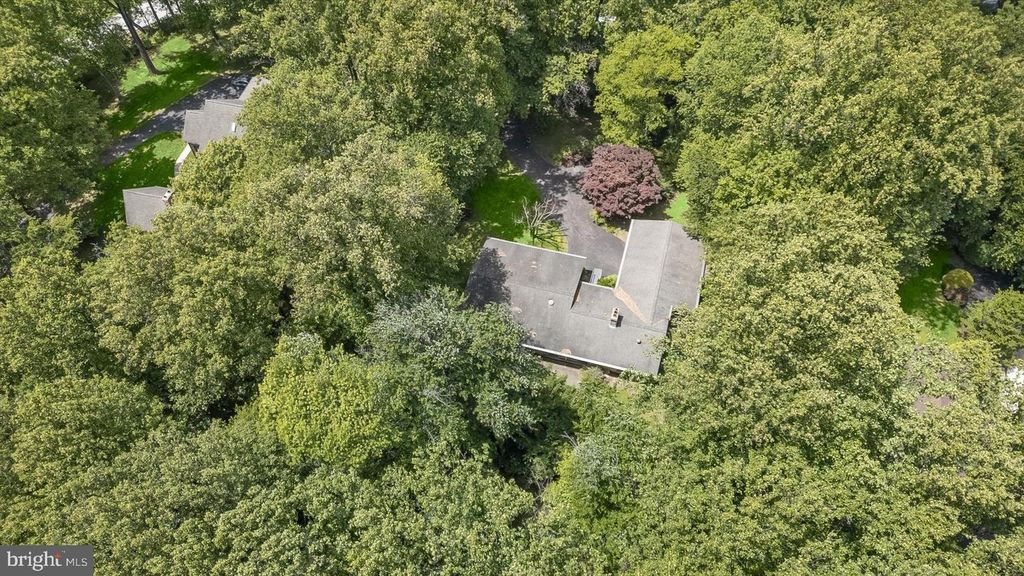 Image 67 of property listing at 13922 WAYSIDE DR, Clarksville, MD 21029