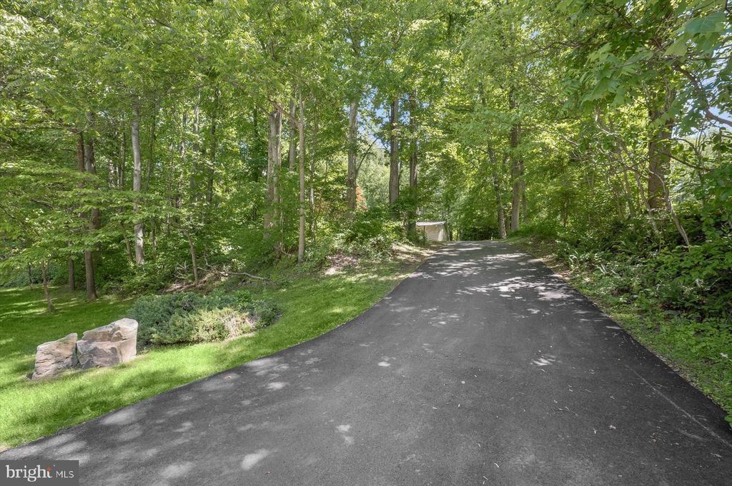 Image 68 of property listing at 13922 WAYSIDE DR, Clarksville, MD 21029