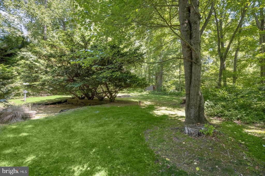 Image 70 of property listing at 13922 WAYSIDE DR, Clarksville, MD 21029