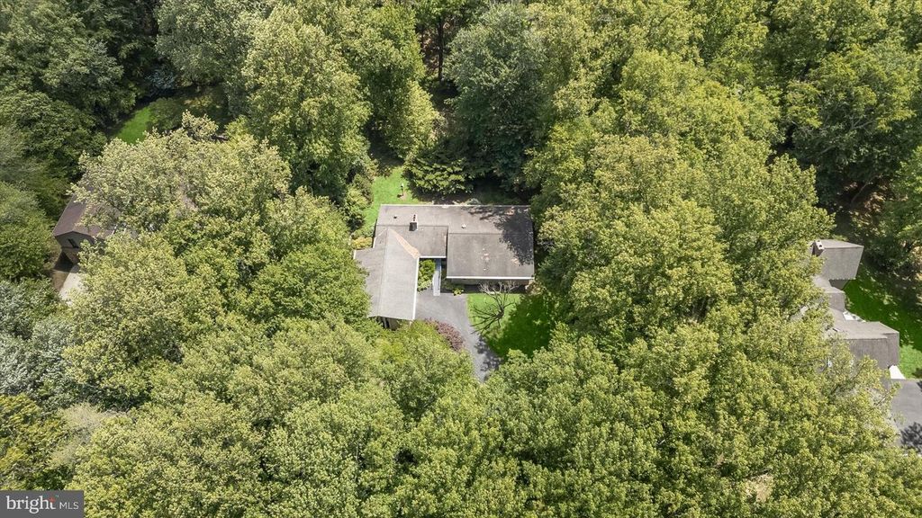 Image 73 of property listing at 13922 WAYSIDE DR, Clarksville, MD 21029