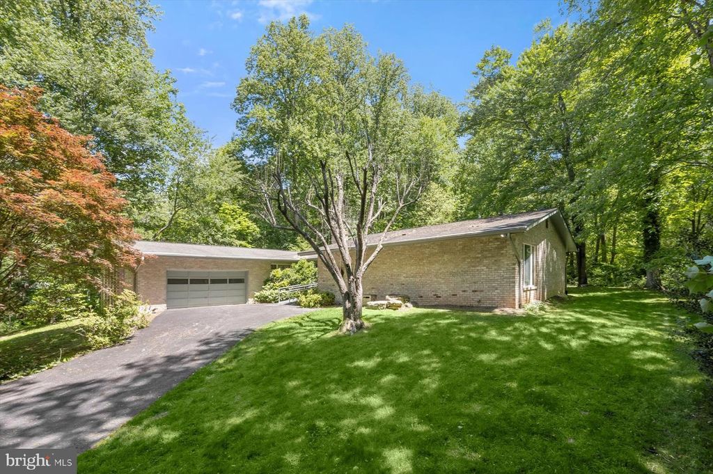 Image 74 of property listing at 13922 WAYSIDE DR, Clarksville, MD 21029