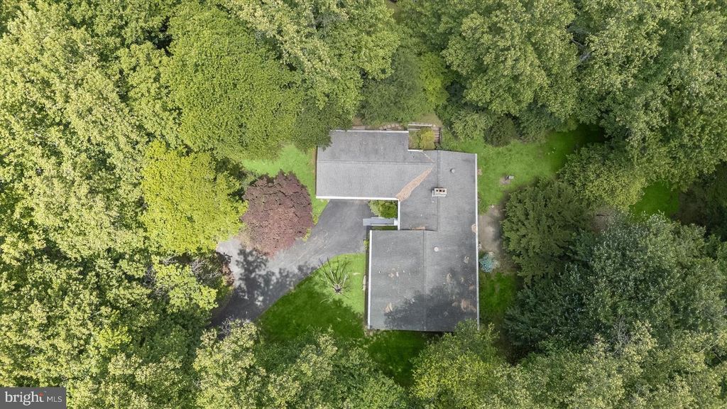 Image 76 of property listing at 13922 WAYSIDE DR, Clarksville, MD 21029