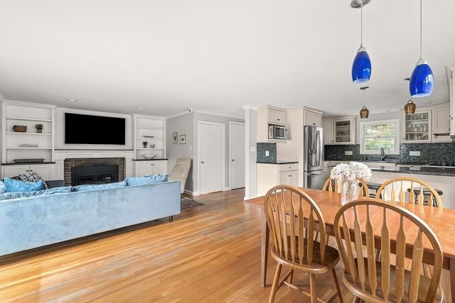 11 Springdale, Wellesley, MA 02481