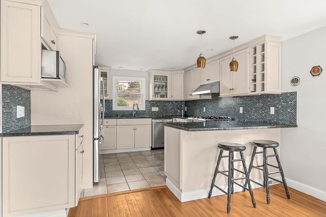 11 Springdale, Wellesley, MA 02481