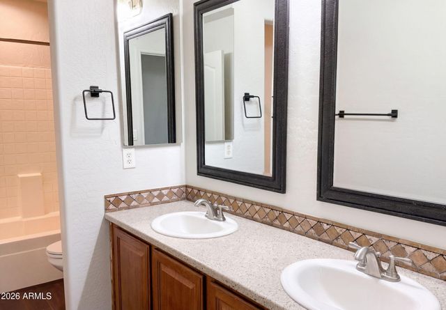 8386 W PALO VERDE Avenue, Peoria, AZ 85345